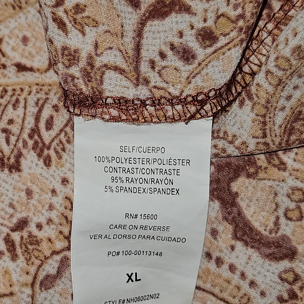 Beautiful Paisley Blouse - Picture 2 of 6